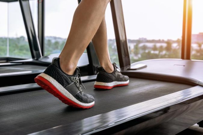 Siapa yang Sebaiknya Tidak Olahraga dengan Treadmill?